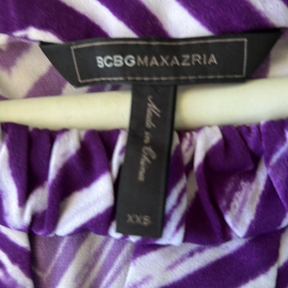 BCBG max Samara size, extra extra small dynamite, top, purple and white - Picture 5 of 5